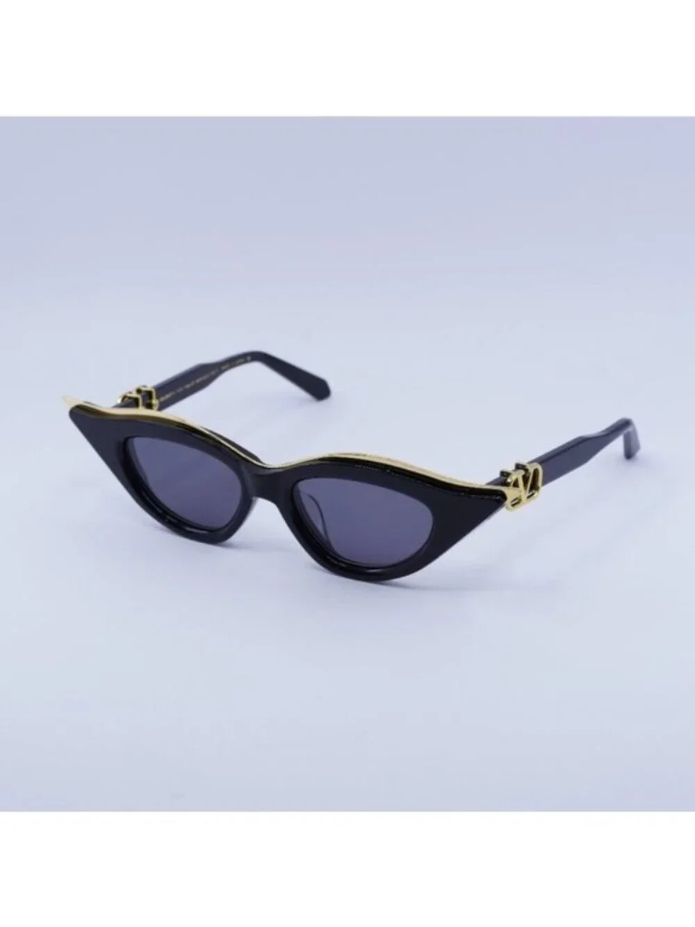 Valentino V-GOLDCUT-II VLS-114A Sunglasses Black/Yellow Gold Cat Eye Frame